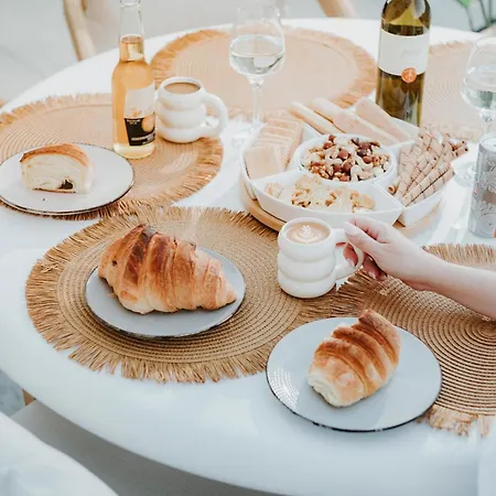 Sunset Waves Boutique Τρογκίρ