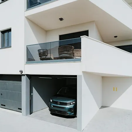 Sunset Waves Boutique Apartment *